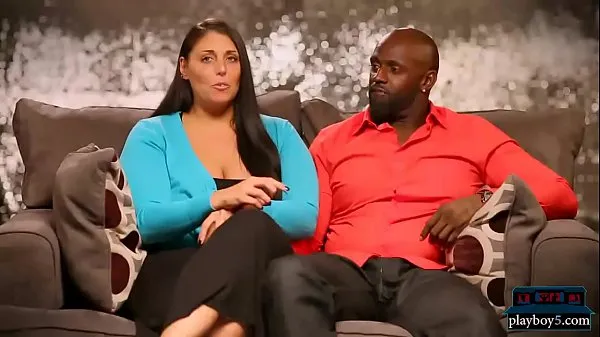 أفضل Interracial amateur couple wants to try a threesome أفلام القوة