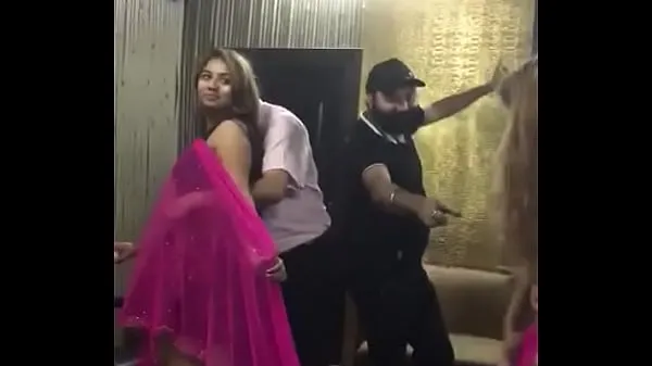 Las mejores Desi mujra dance en rich man partypelículas potentes