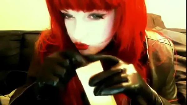 A legjobb goth redhead smoking teljesítményfilmek