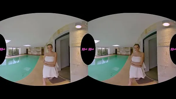 Καλύτερες Busty Blonde Teen Stacy Cruz in Poolside VR Sex ταινίες δύναμης