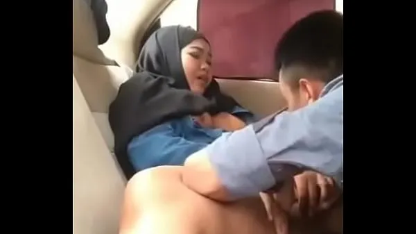 สุดยอด Hijab girl in car with boyfriend ภาพยนตร์ที่ทรงพลัง