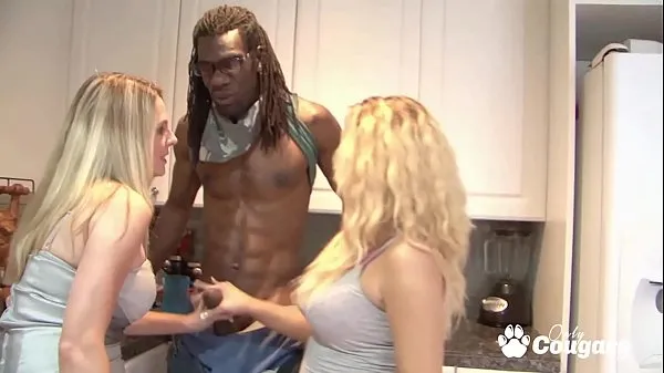 Najboljši Scarlett Wild and Britney Young Let A Black Man Cum All Over Them močni filmi