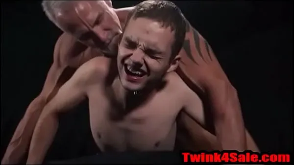 أفضل Submissive Boy takes hard Silver daddy cock bareback أفلام القوة