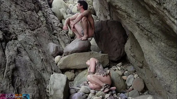 ベスト角質の洞窟男がお尻とマンコで野生の洞窟女性をファックパワー映画