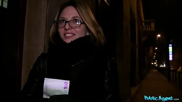 สุดยอด Public Agent Euro Woman in Glasses Sex in Real public placed Staircase in Prague ภาพยนตร์ที่ทรงพลัง