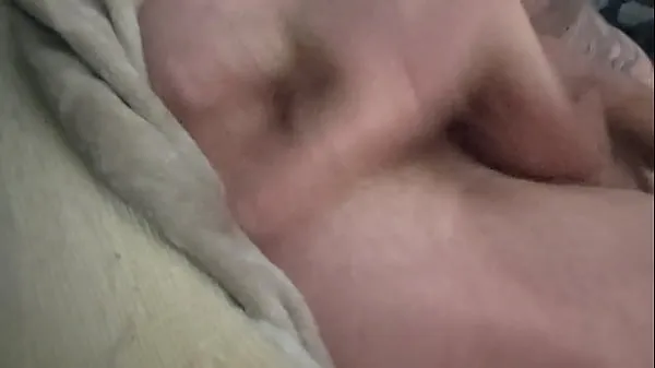 Nejlepší Gay bottom fingers his tight hole silné filmy