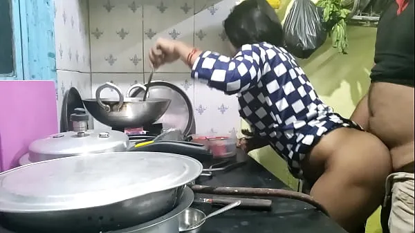 सर्वश्रेष्ठ The maid who came from the village did not have any leaves, so the owner took advantage of that and fucked the maid (Hindi Clear Audio पावर मूवीज़