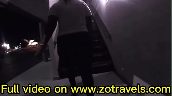 Beste Porno-Vlogs Zo Travels trifft sich mit einer verheirateten Frau in einem Motel hinter dem Rücken ihres MannesPower-Filme