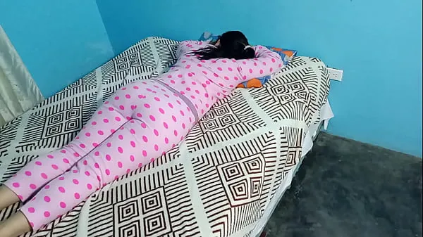 Film Sleepover with my stepdaughter: I take advantage of her when she's resting and luckily she didn't feel when I put my fingers in her and pulled down her underwear to put my whole cock in her kekuatan terbaik
