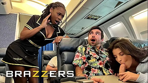 A legjobb Lucky Gets Fucked With Flight Attendant Hazel Grace In Private When LaSirena69 Comes & Joins For A Hot 3some - BRAZZERS teljesítményfilmek
